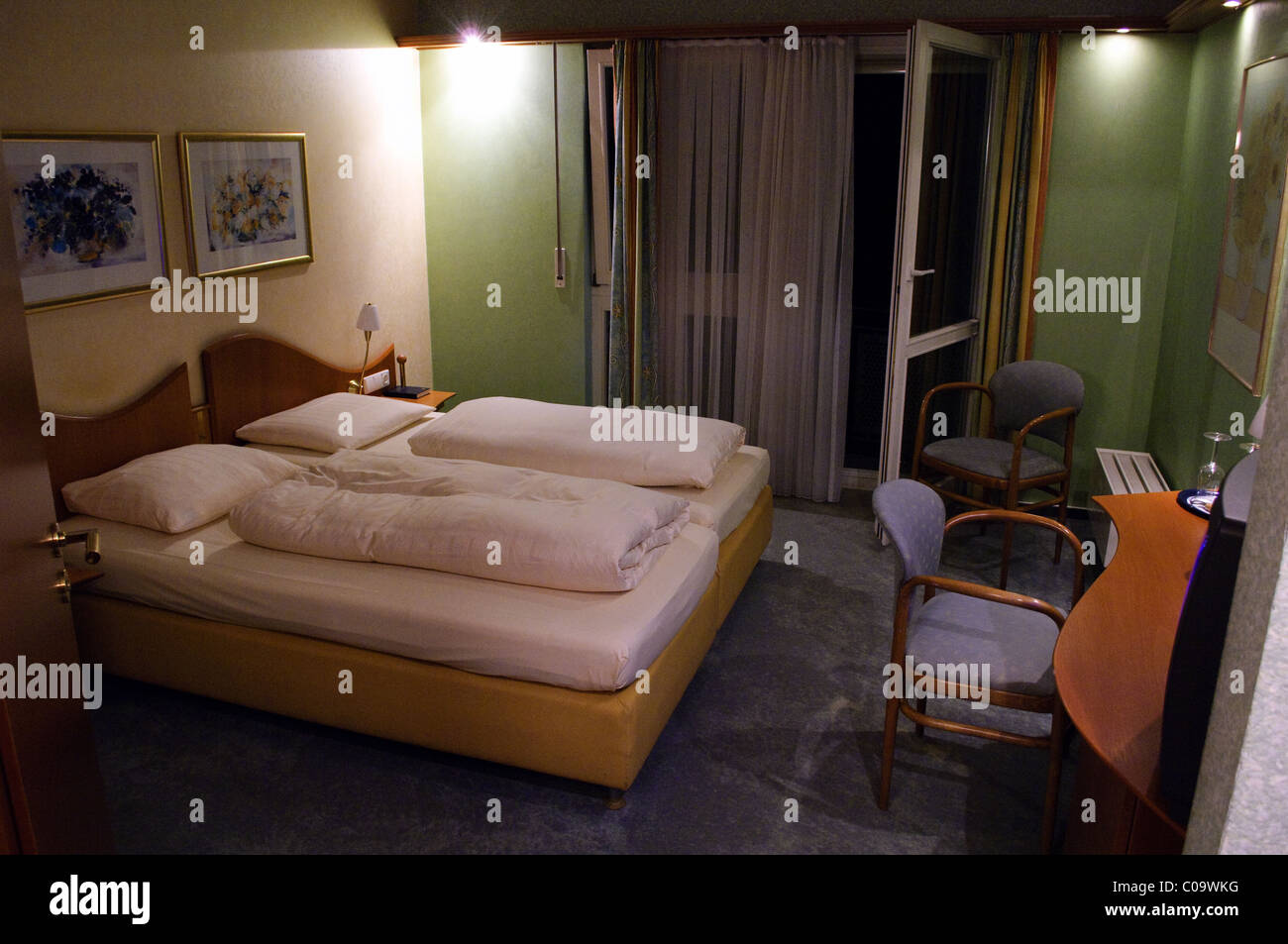 Letto Singolo Camera Hotel, Hotel Saarpark, Mettlach, Saarland, Germania Foto Stock