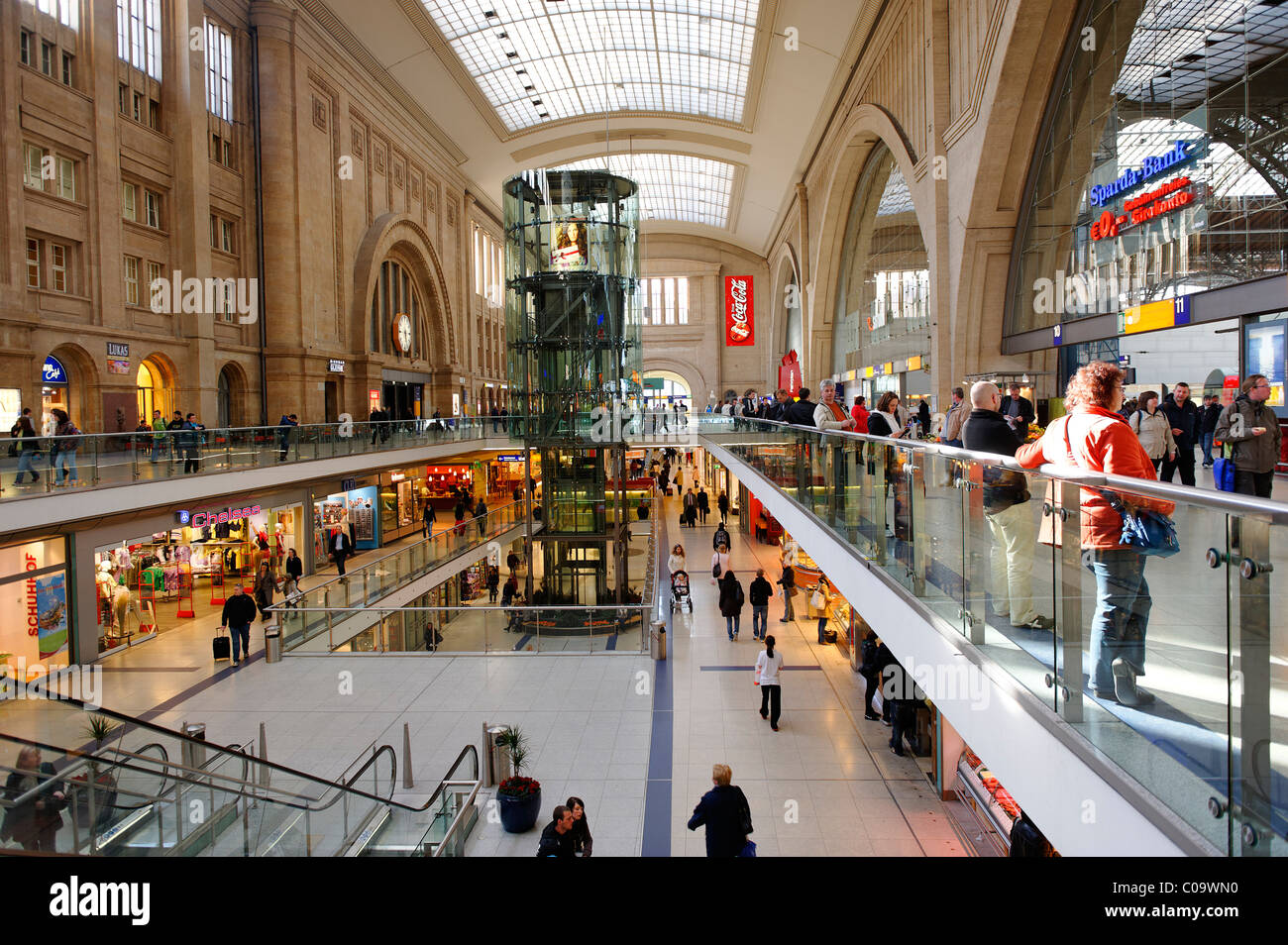 Hall di entrata, Hauptbahnhof, la stazione centrale di Lipsia, in Sassonia, Germania, Europa Foto Stock