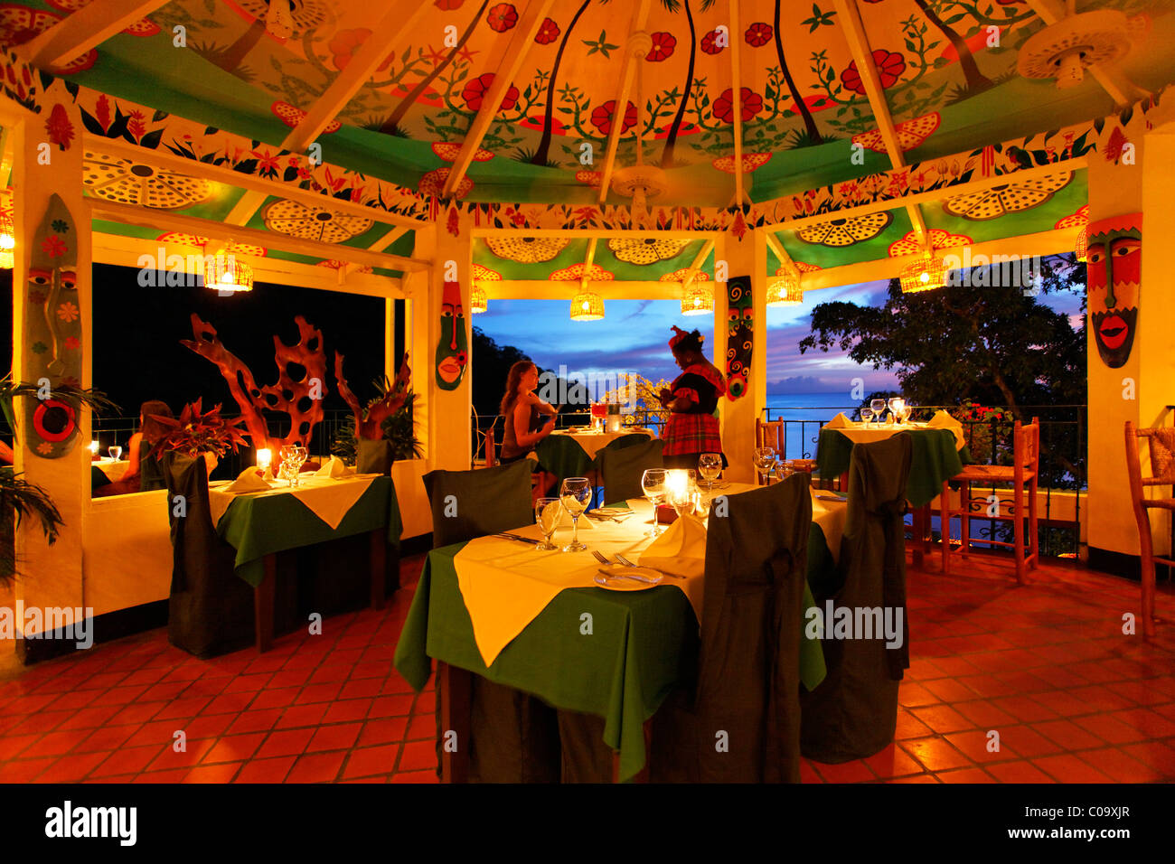 Ristorante presso l'Hotel di lusso di Anse Chastanet Resort, LCA, Saint Lucia, Saint Lucia, Isola Windward Islands, Piccole Antille Foto Stock