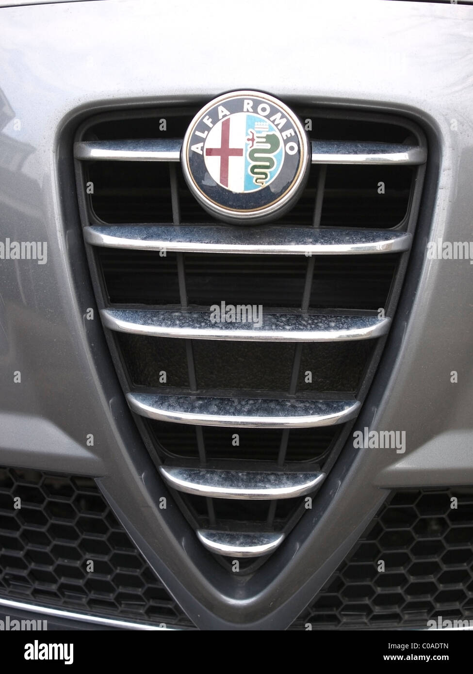 Alfa Romeo Mito della griglia anteriore Foto stock - Alamy