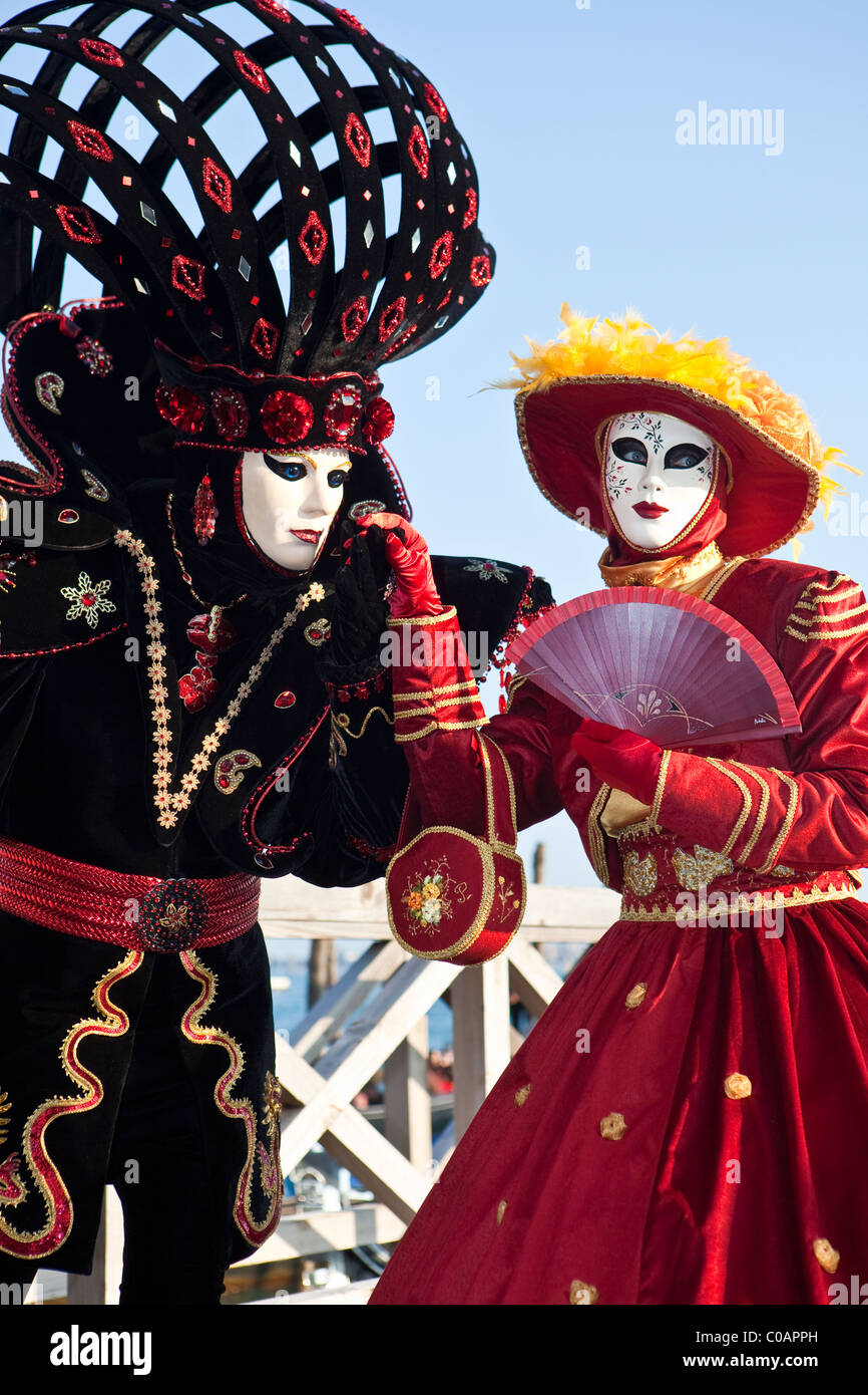 Due persone costume di carnevale di Venezia Foto Stock