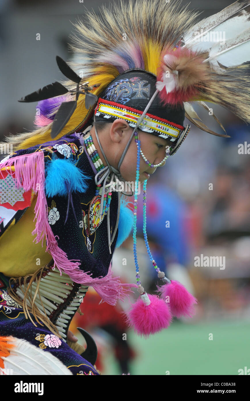 Ragazzo indiano balli presso l'Indiano giorni Browning Montana US 2010 Foto Stock