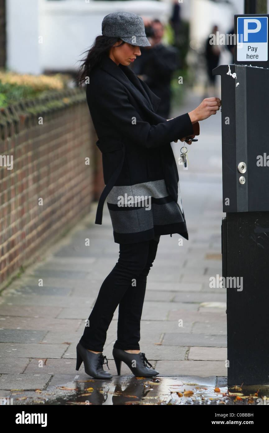 Christine Bleakley 'l'uno show' presentatore televisivo visto parcheggiare la sua vettura prima di andare a un bar nella zona ovest di Londra. Dove Foto Stock