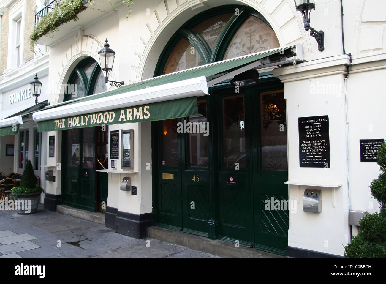Christine Bleakley 'l'uno show' presentatore televisivo visto parcheggiare la sua vettura prima di andare a un bar nella zona ovest di Londra. Dove Foto Stock