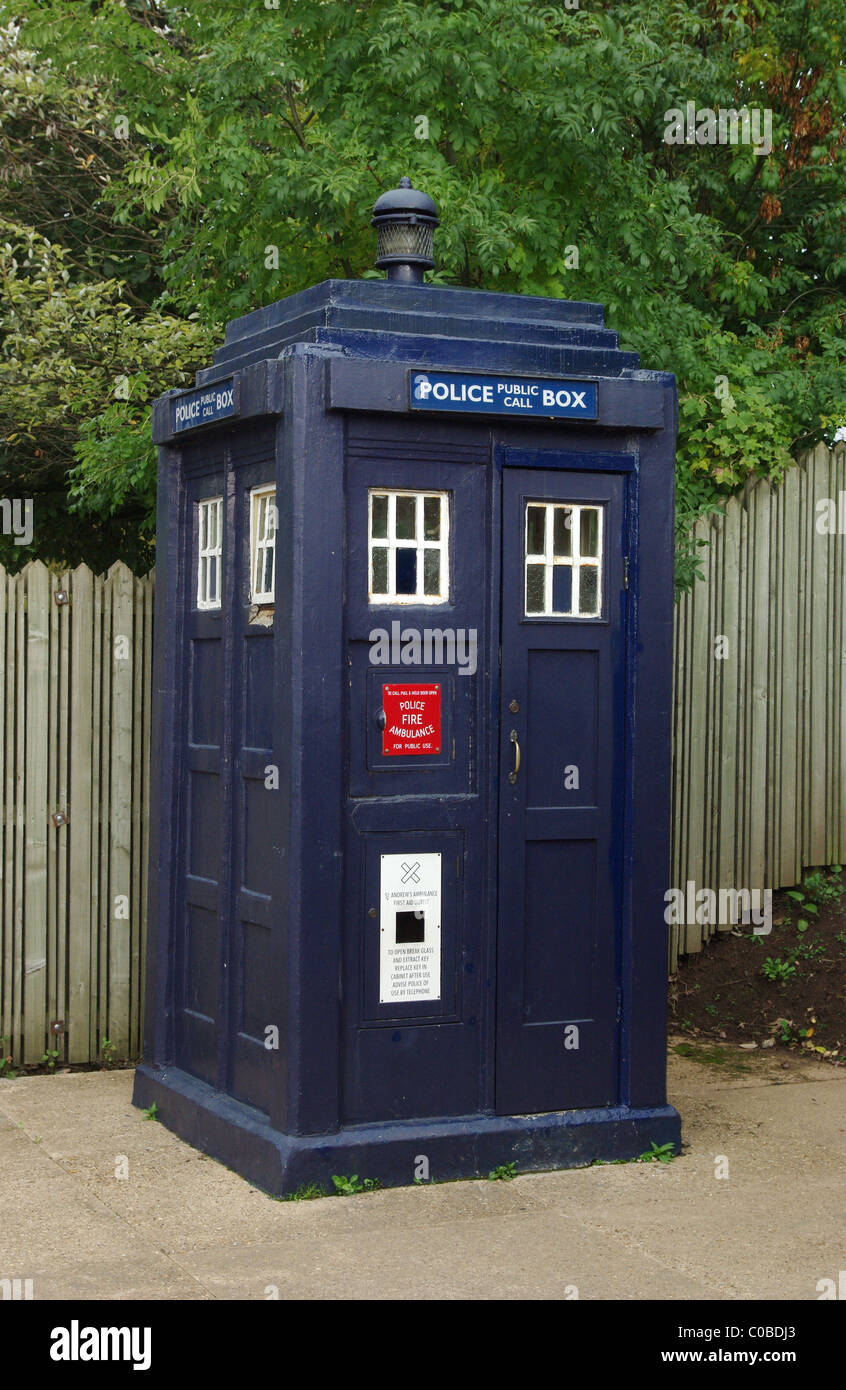 Parte di una raccolta di vecchie scatole di telefono al Museo Avoncroft, Bromsgrove, Regno Unito Foto Stock