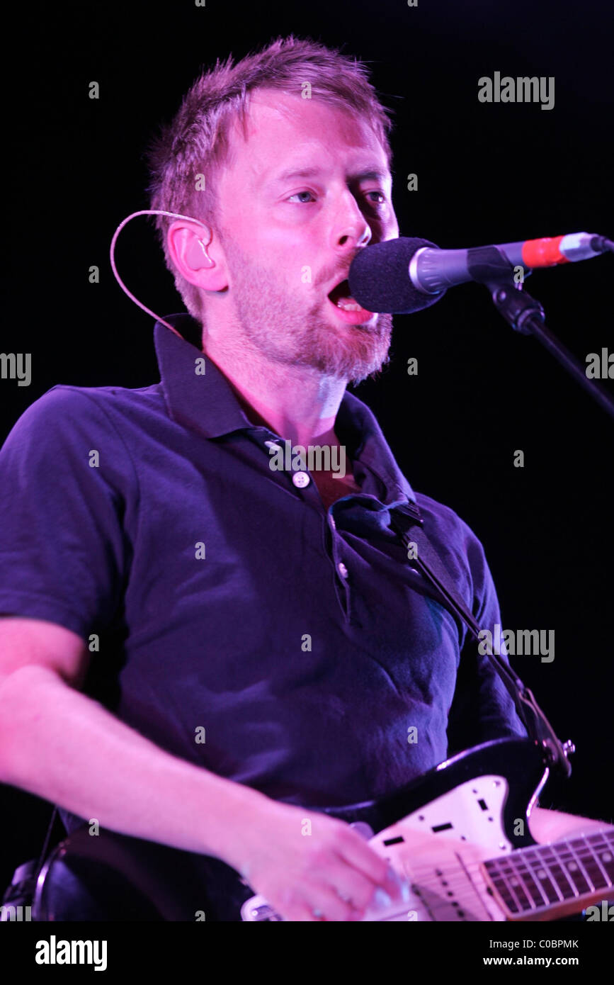 THOM Yorke dei Radiohead performing live Foto Stock