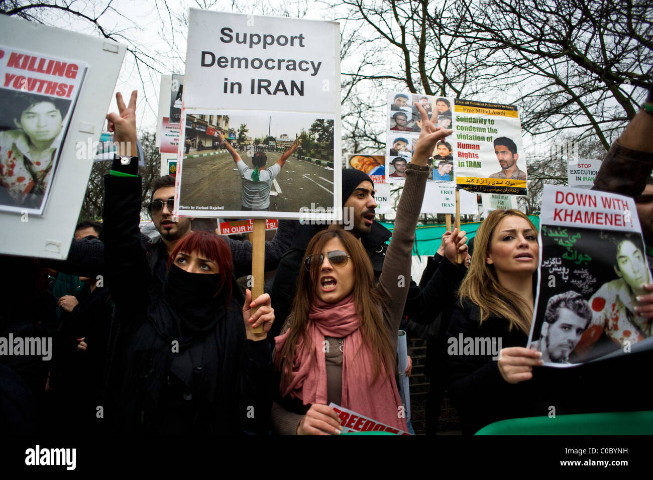 Protesta al di fuori dell'ambasciata iraniana a Londra Foto Stock