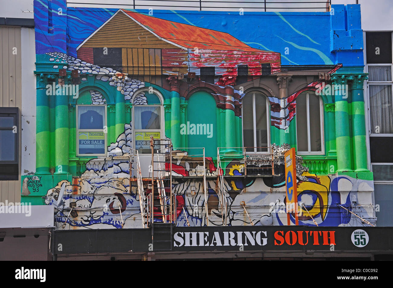 Murale dipinto su edificio, Dee Street, Invercargill (Waihōpai), regione del Sud, Isola del Sud, nuova Zelanda Foto Stock