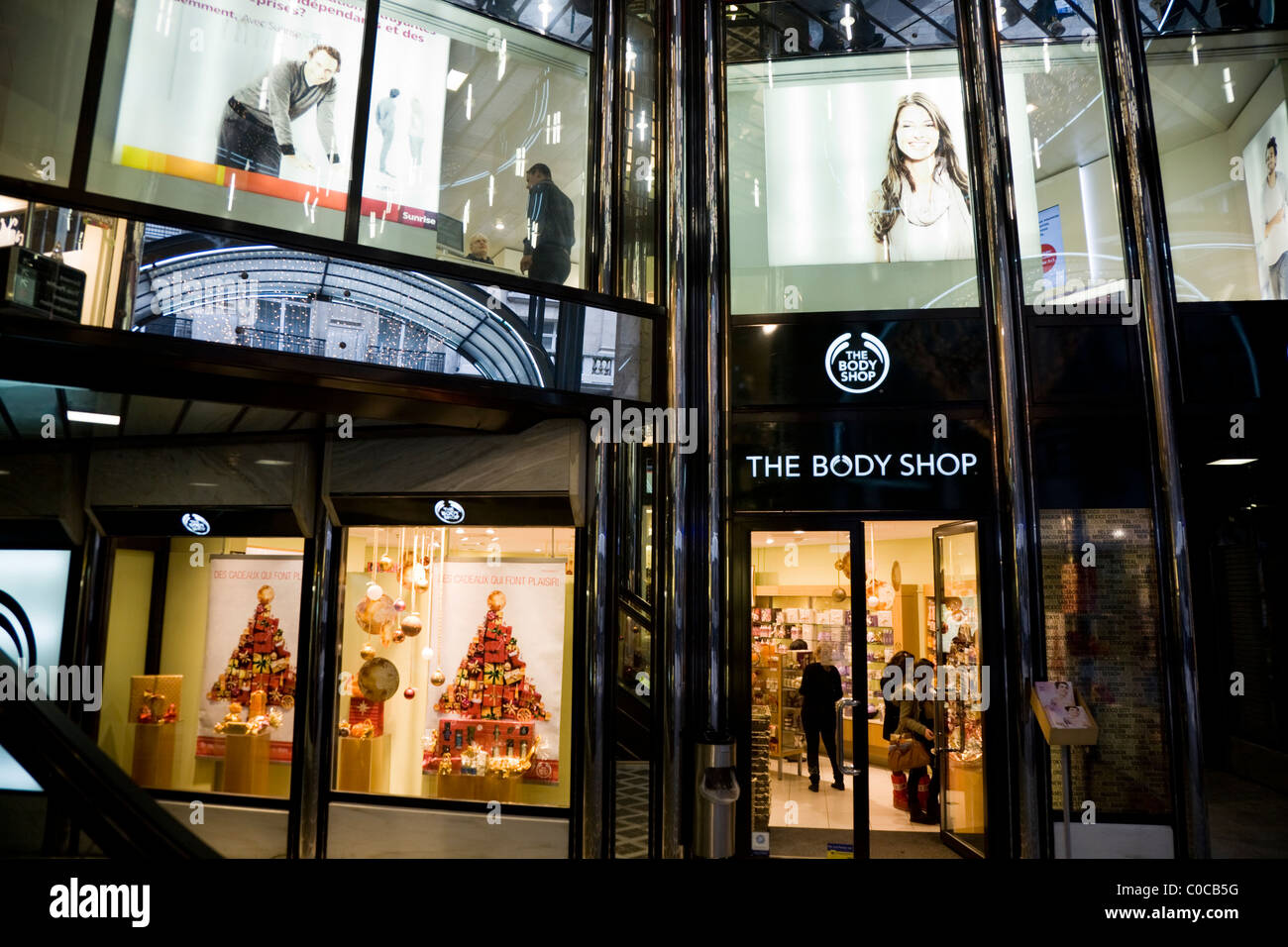 Il ramo del Body Shop / Bodyshop nel centro di confederazione, Ginevra. Swiss shopping mall / arcade / Negozi / Geneve Svizzera Foto Stock