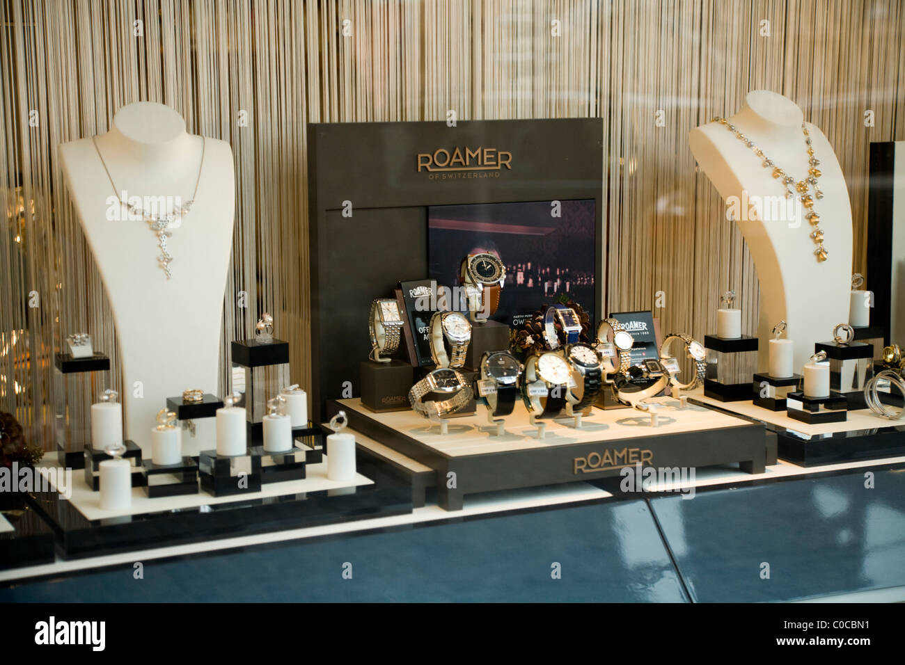 Gioielliere / Gioiellerie / store nella vendita di Ginevra Swiss made Roamer orologi da polso e gioielli. Geneve, Svizzera Foto Stock