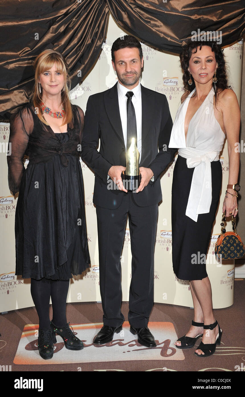 Imogen Stubbs, Khaled Hosseini e Marie Helvin Galaxy British Book Awards tenutosi presso la struttura Grosvenor House - Gli arrivi di Londra, Foto Stock