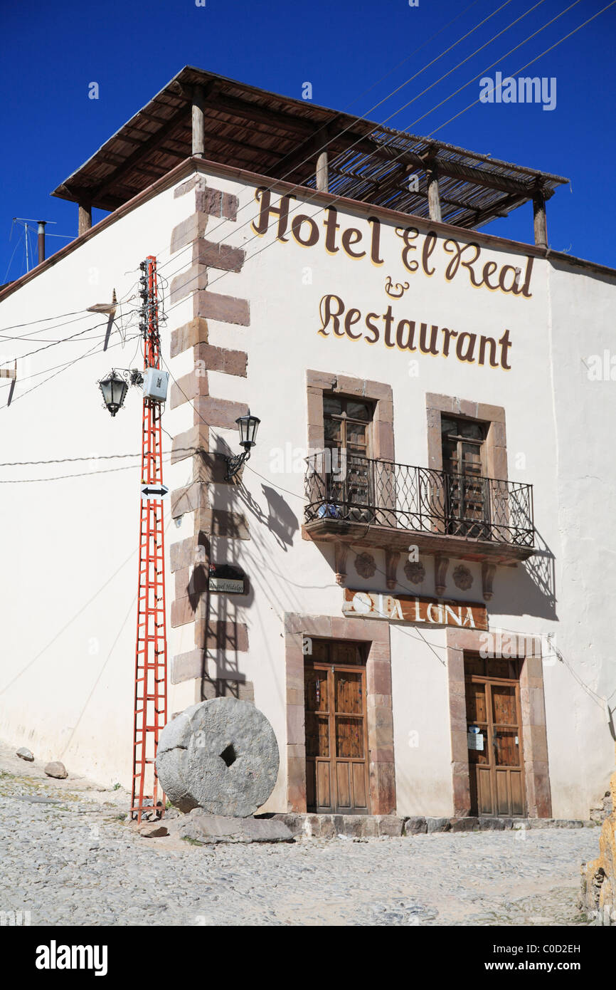 Hotel e El Real Ristorante, Real de Catorce un argento ex città mineraria ormai popolare con turisti San Luis Potosi membro Messico Foto Stock