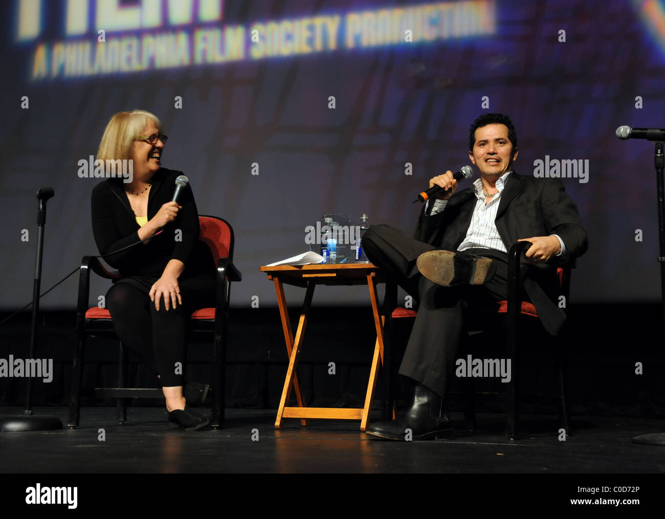 Carrie Rickey e John Leguizamo screening privato di "prendere' e la presentazione del patrimonio artistico Achievement Award a John Foto Stock