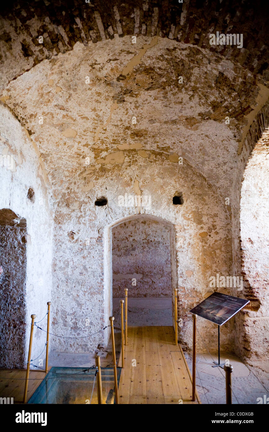 All'interno di / interni / Fotografia interno della sala del castello moresco 'Torre di omaggio' sulla Rocca di Gibilterra. Foto Stock