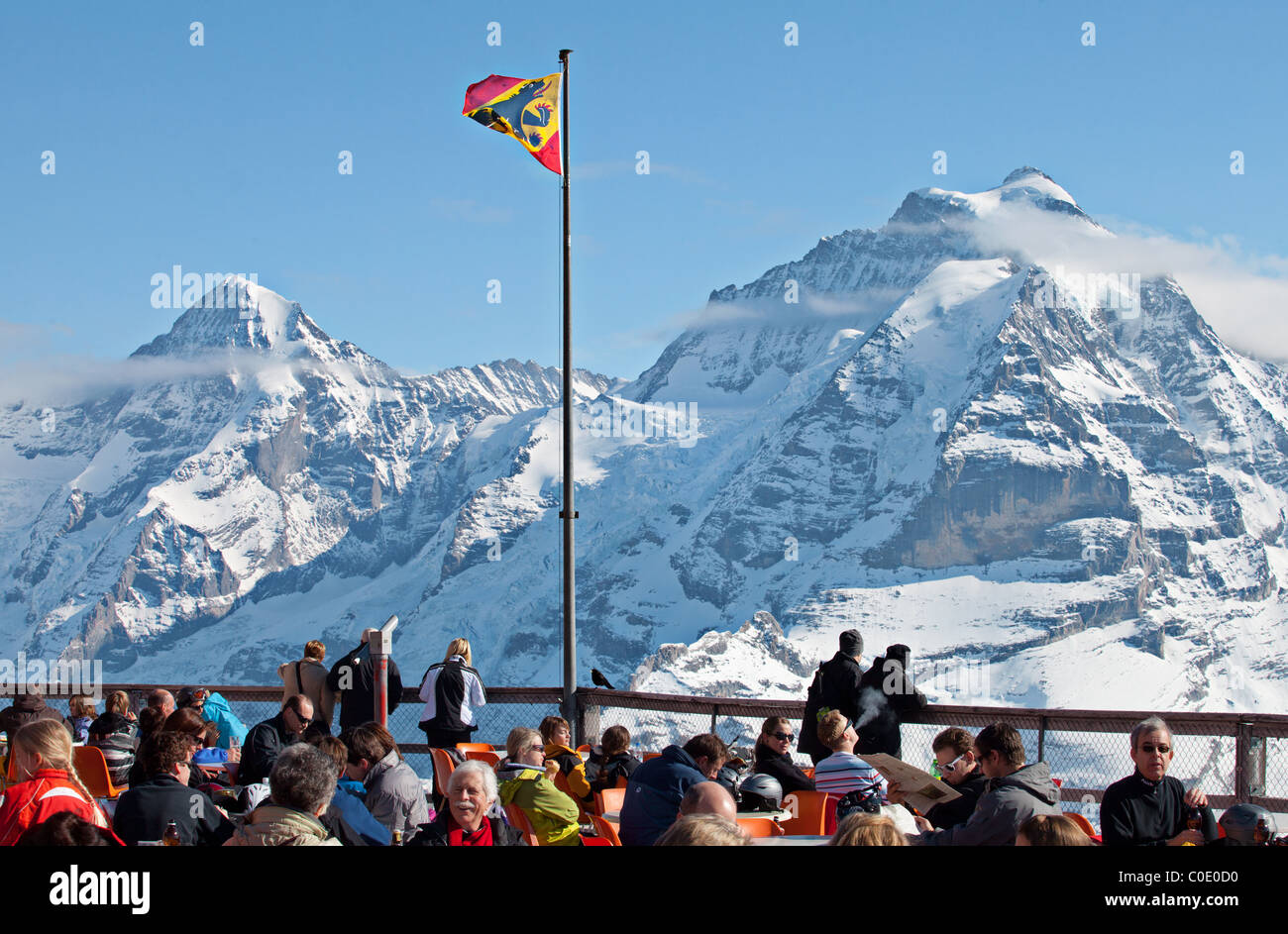 Persone su Mt Birg Alpi Bernesi, Svizzera Foto Stock