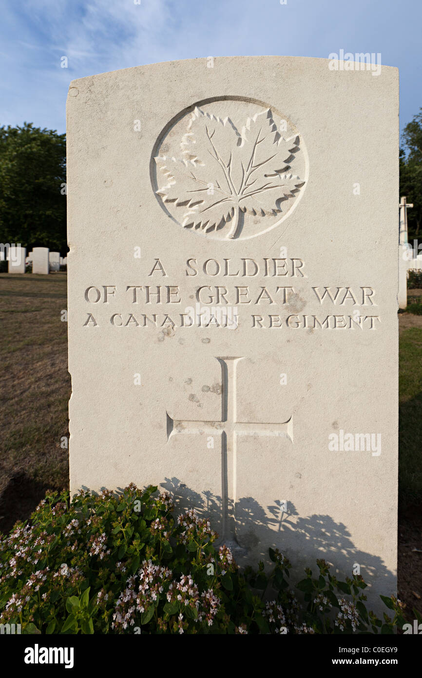 Tomba di un soldato sconosciuto da un reggimento canadese Vimy Ridge Francia Foto Stock