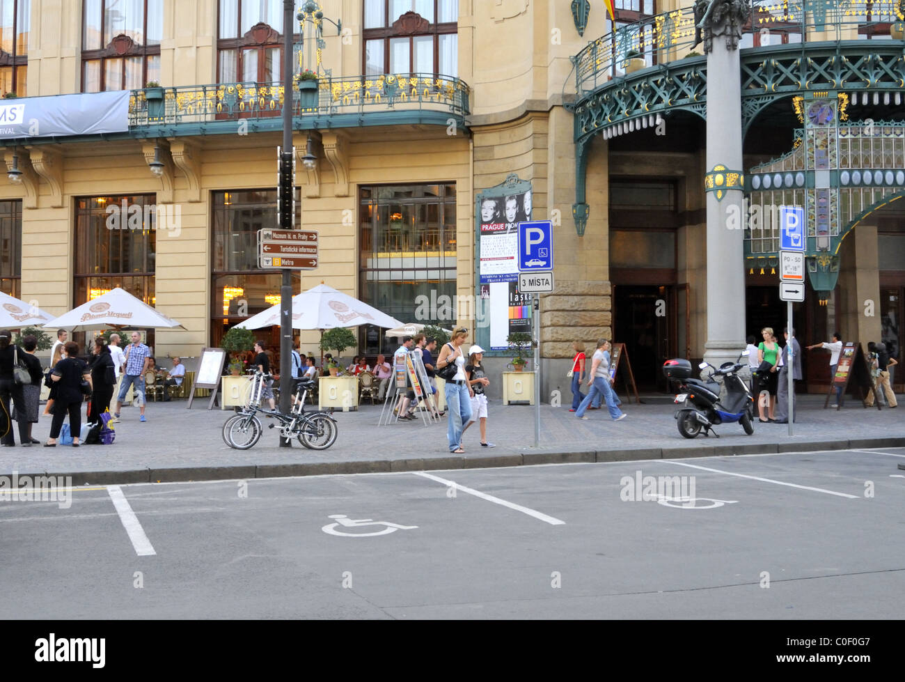 Parcheggio Disabili campate da Praga Casa Municipale, Repubblica Ceca. Foto Stock