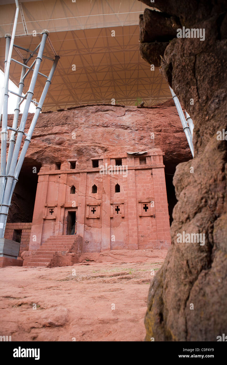 Il rock-scavato nella chiesa di Bet Abba Libanos in Lalibela Foto Stock