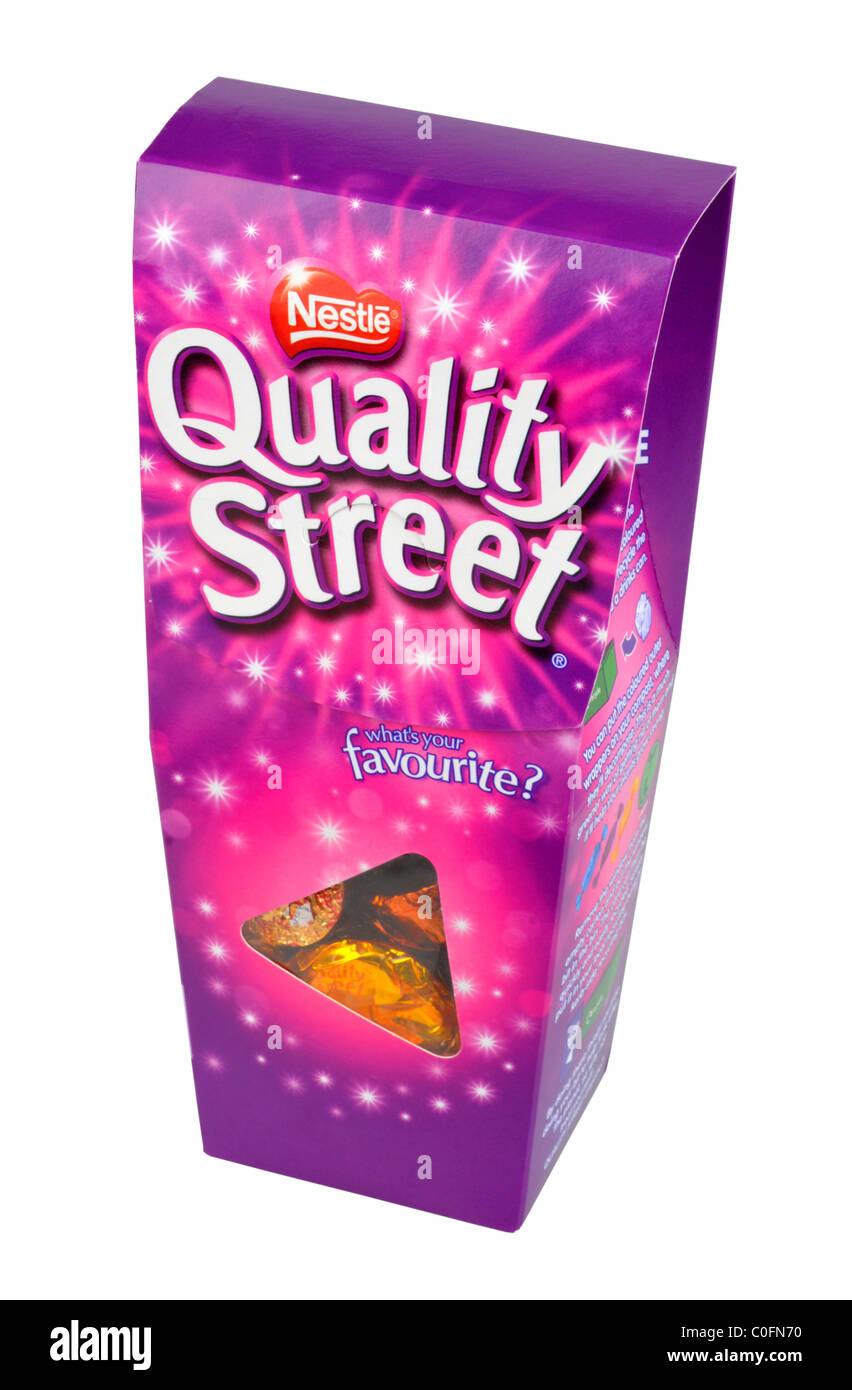Quality Street cioccolatini, Nestle Quality Street casella di cioccolato su "Sfondo bianco" Foto Stock