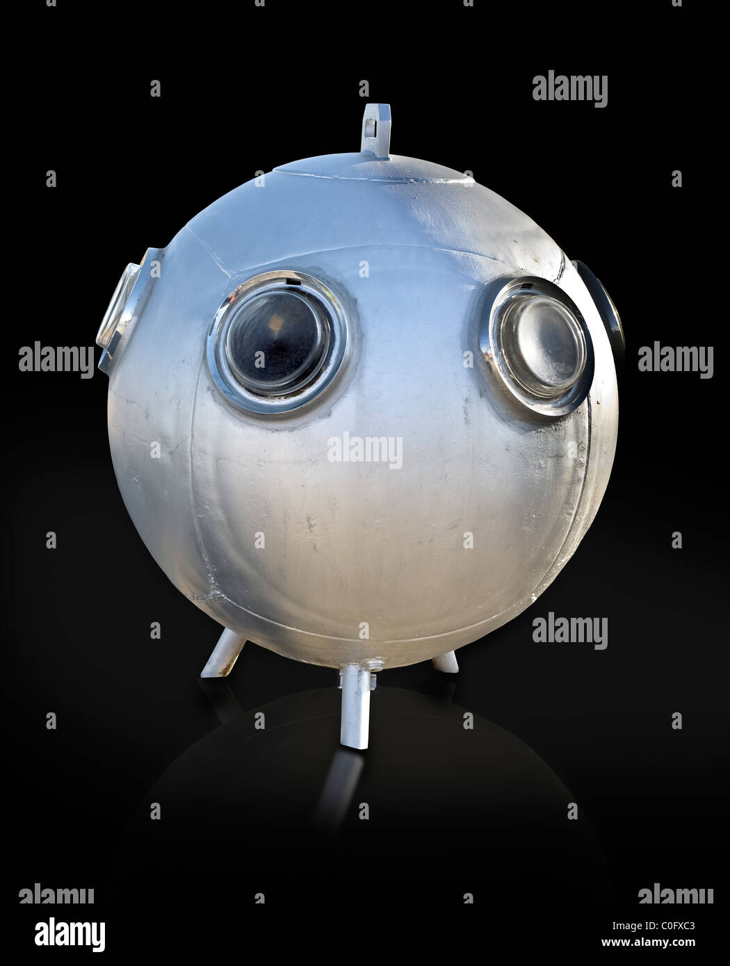 Sfera di UFO con oblò windows. primi anni sessanta cantiere art. Foto Stock