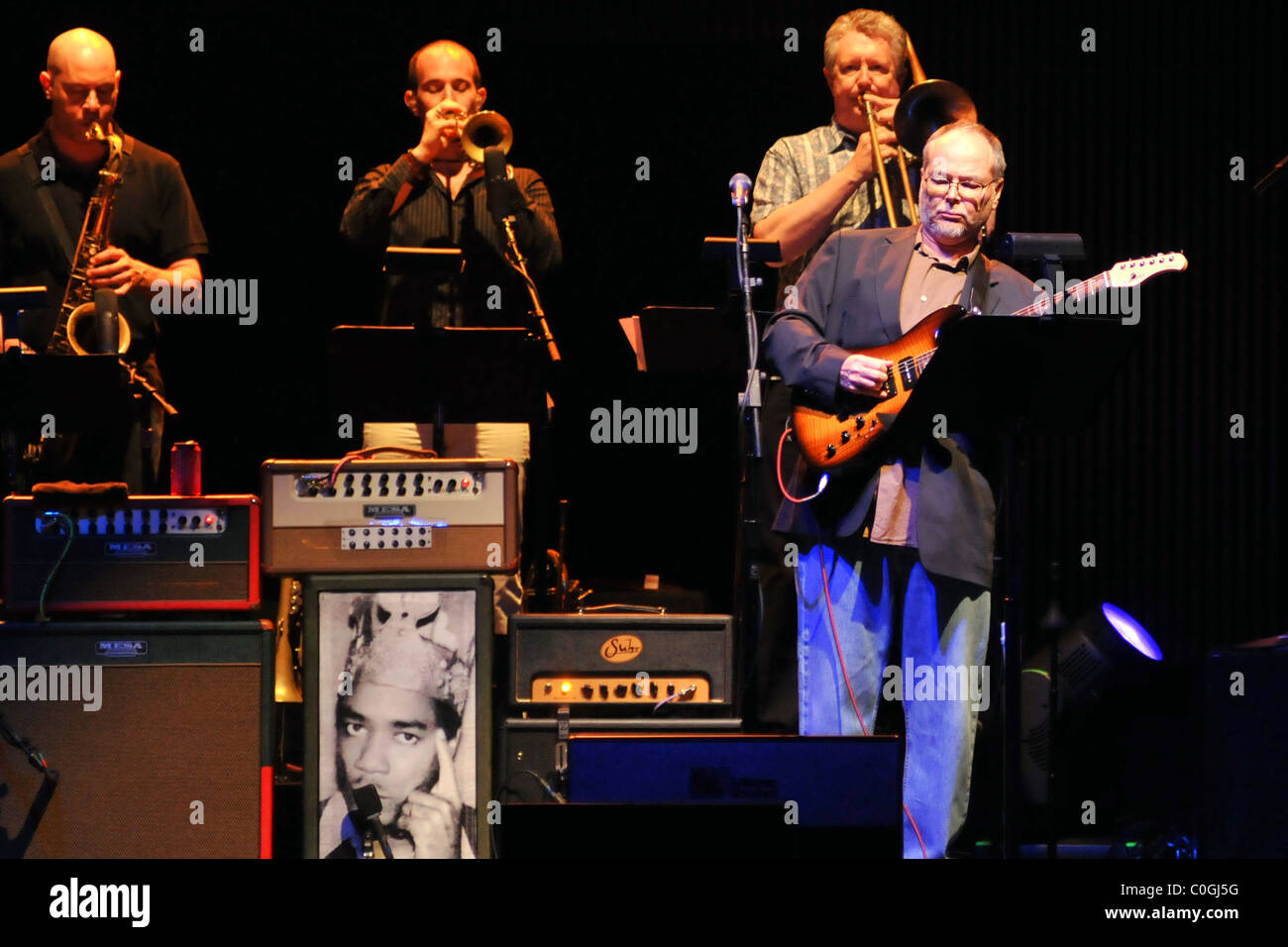 Walter Becker degli Steely Dan a concerti la prima notte di 'pensa veloce' summer tour al Seminole Hard Rock Foto Stock
