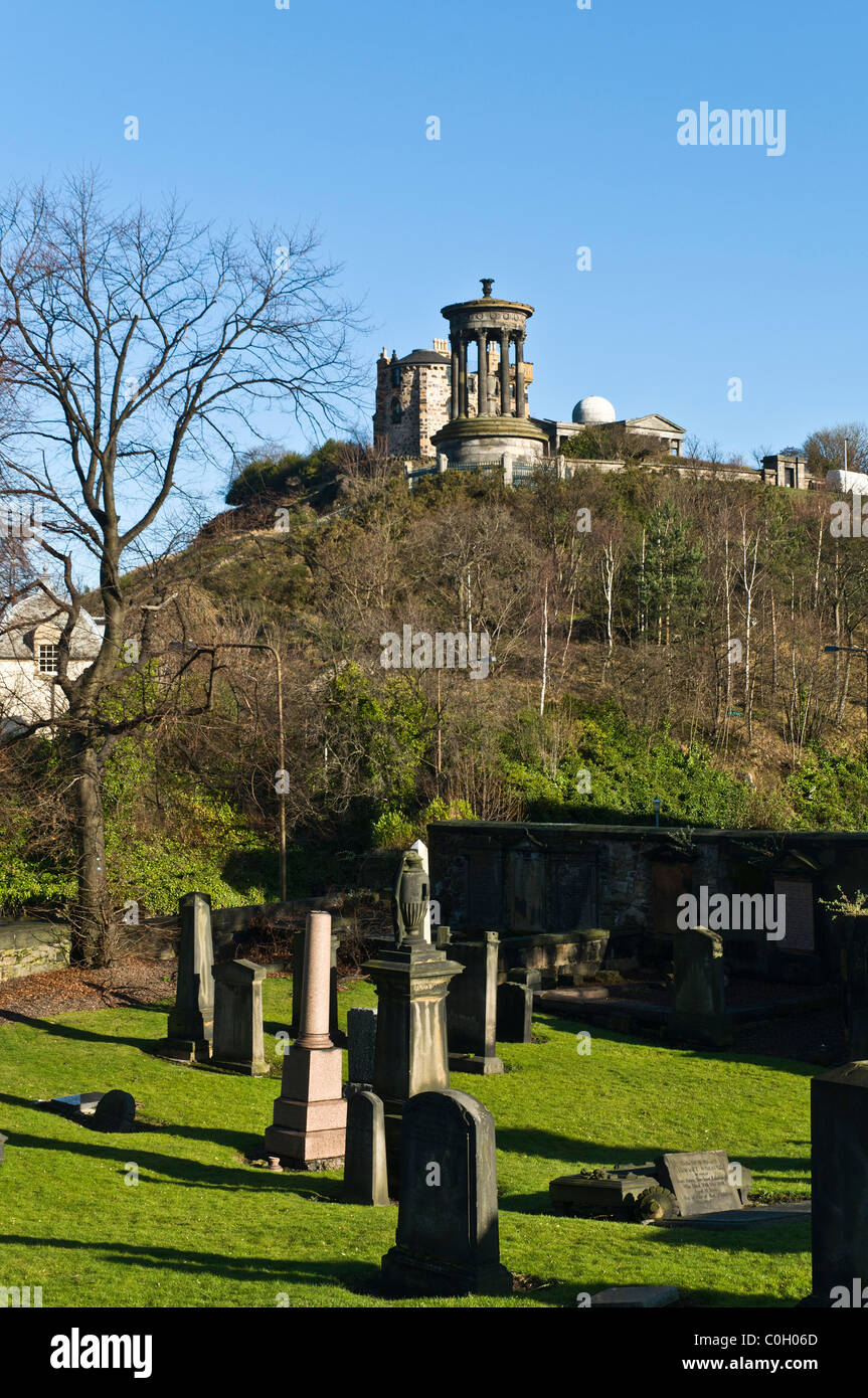Dh Vecchio Cimitero Cimitero CALTON EDINBURGH tombe e Dugald Stewart monumento Calton Hill sepoltura storia Foto Stock
