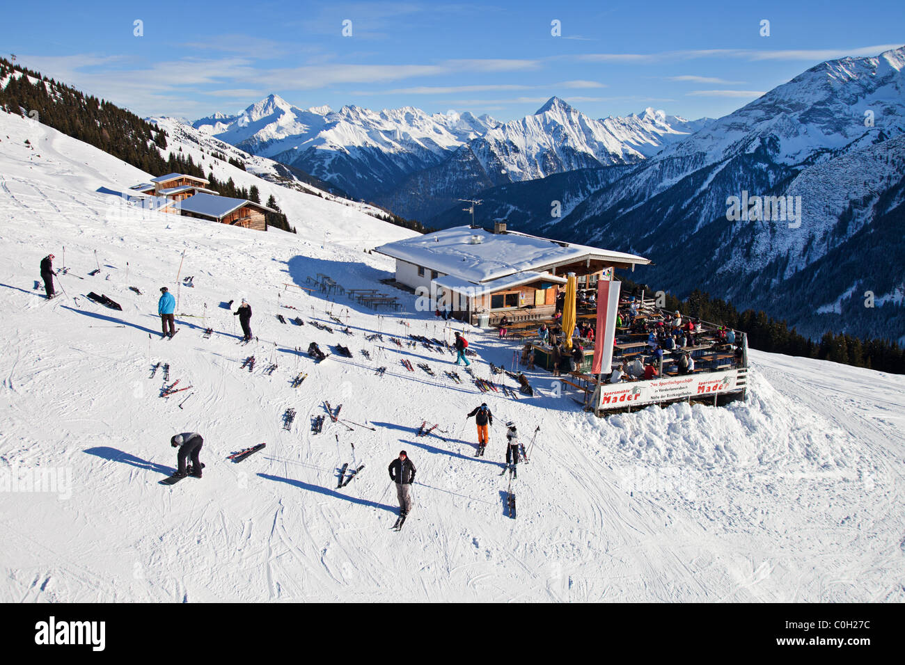 Ristorante per gli sciatori sulle piste da sci della valle Zillertal, Austria Foto Stock