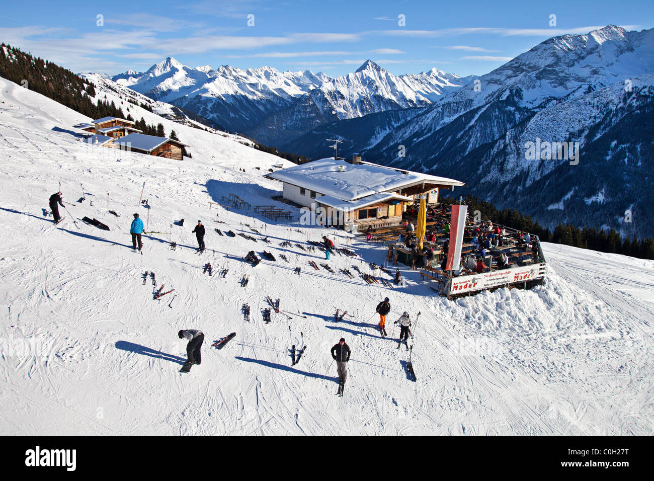 Ristorante per gli sciatori sulle piste da sci della valle Zillertal, Austria Foto Stock