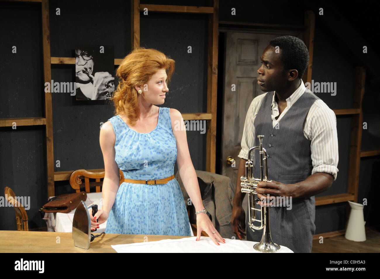 Sally Leonard e Jimmy Akingbola "guardare indietro con rabbia" tenutasi presso il Teatro Jermyn Photocall - Londra, Inghilterra - 01.07.08 Foto Stock