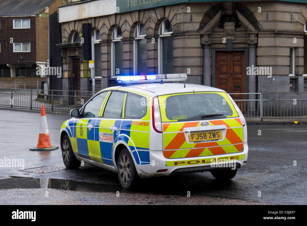 Incidente in cui una nottinghamshire veicolo polizia e officer sono presenti fuoriuscite di diesel è stata la natura dell'incidente. Foto Stock