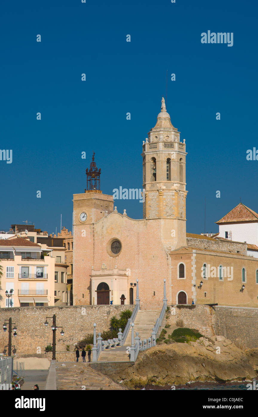 San Bartomeu mi Santa Tecla chiesa a Placa des Baluard piazza Catalunya Sitges Spagna Europa Foto Stock