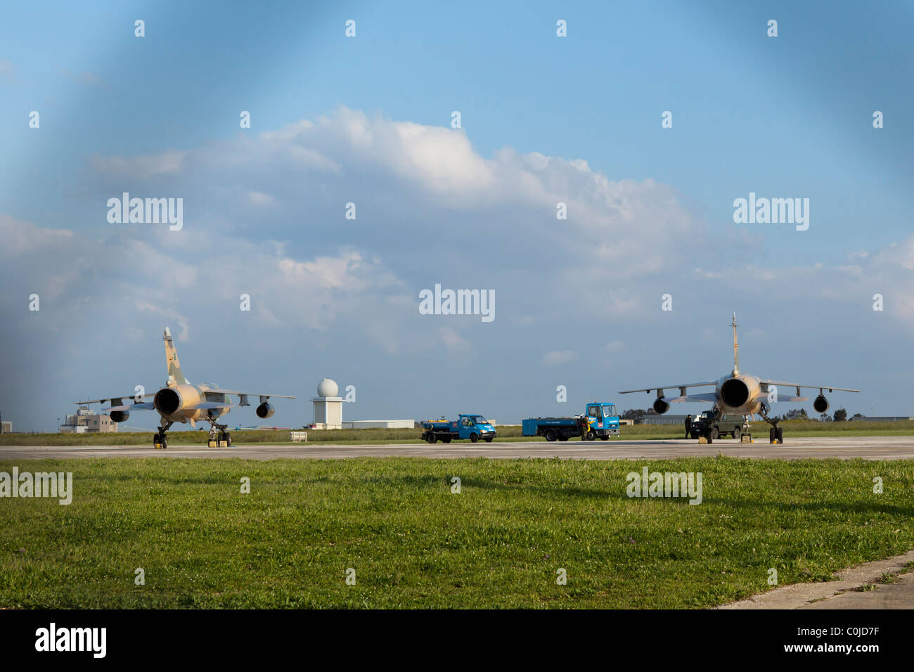 Libyan Air Force Mirage caccia i cui piloti difettato dalla Libia e hanno chiesto asilo politico a Malta Foto Stock