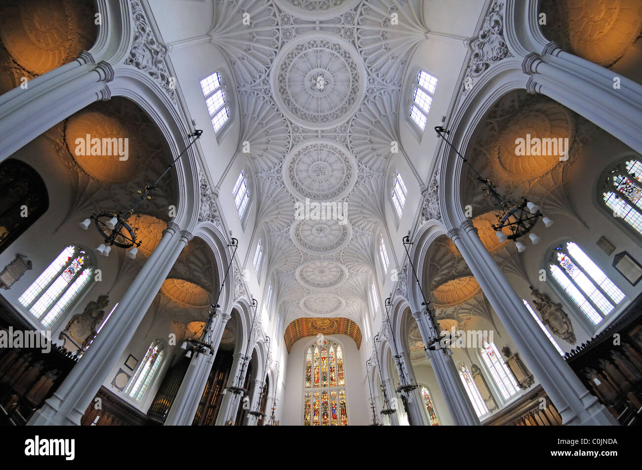 Londra, Inghilterra, Regno Unito. Chiesa di St Mary Aldermary (Sir Christoper Wren, 1679-1704) su Watling Street. Interno. Foto Stock