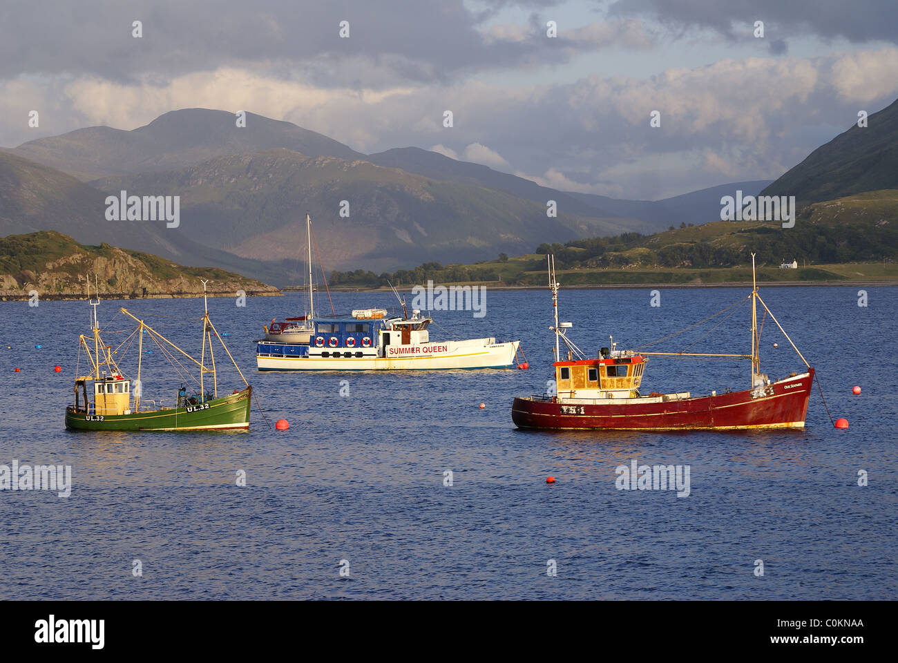 SONY DSC barche da pesca in Loch Ginestra a Ullapool. A nord-ovest di Highlands, Scotland, Regno Unito Foto Stock