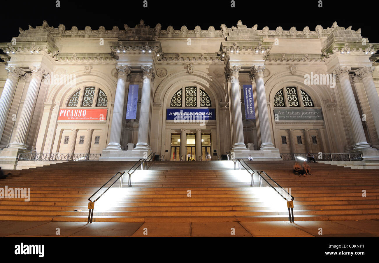 Esterno del Metropolitan Museum of Art di New York City. Il 15 luglio 2010. Foto Stock