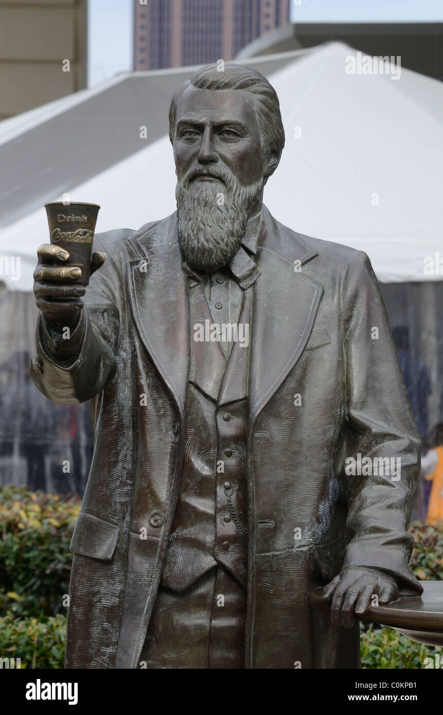 Una statua di John Pemberton, inventore della Coca Cola in Atlanta in Georgia. Il 20 febbraio 2011. Foto Stock