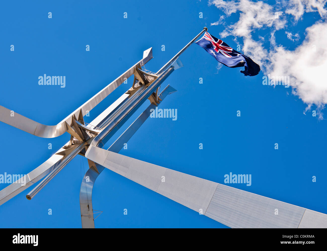 La bandiera australiana battenti circa la Casa del Parlamento a Canberra Foto Stock