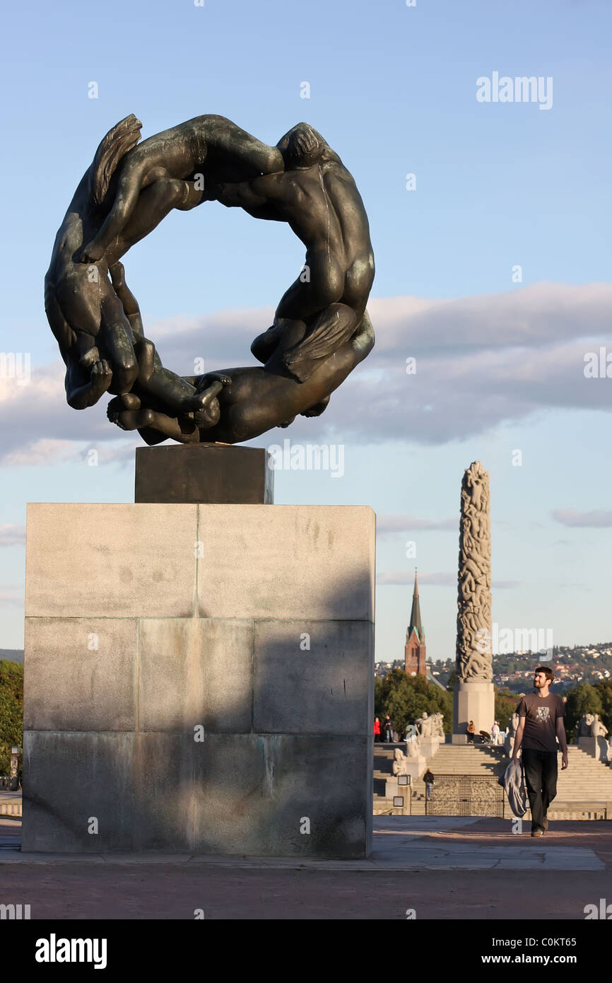 Ruota della vita in Vigelandsparken. Oslo, Norvegia, Europa Foto Stock