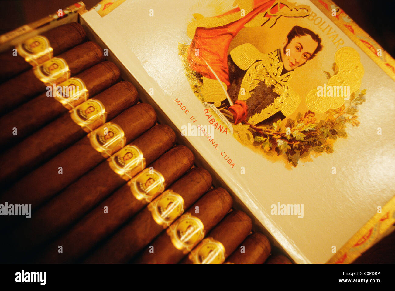 L'Avana. Cuba. Casella di Bolivar sigari cubani, Casa de tabacco nell'Hostal Conde de Villanueva aka Hostal del Habano. Foto Stock