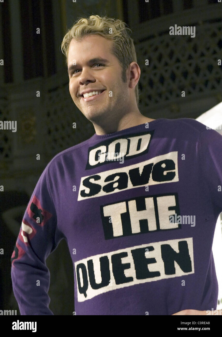 Perez Hilton a MTV Europe Music Awards premere il tasto di chiamata - St Georges Hall Liverpool, in Inghilterra - 05.11.2008 Foto Stock