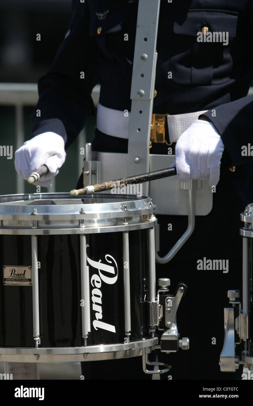 Il batterista DELLA FEDERAZIONE AUSTRALIANA GUARD (AFG) Trapano di precisione TEAM, Isola Giardino base navale, Sydney, NSW, Australia Foto Stock