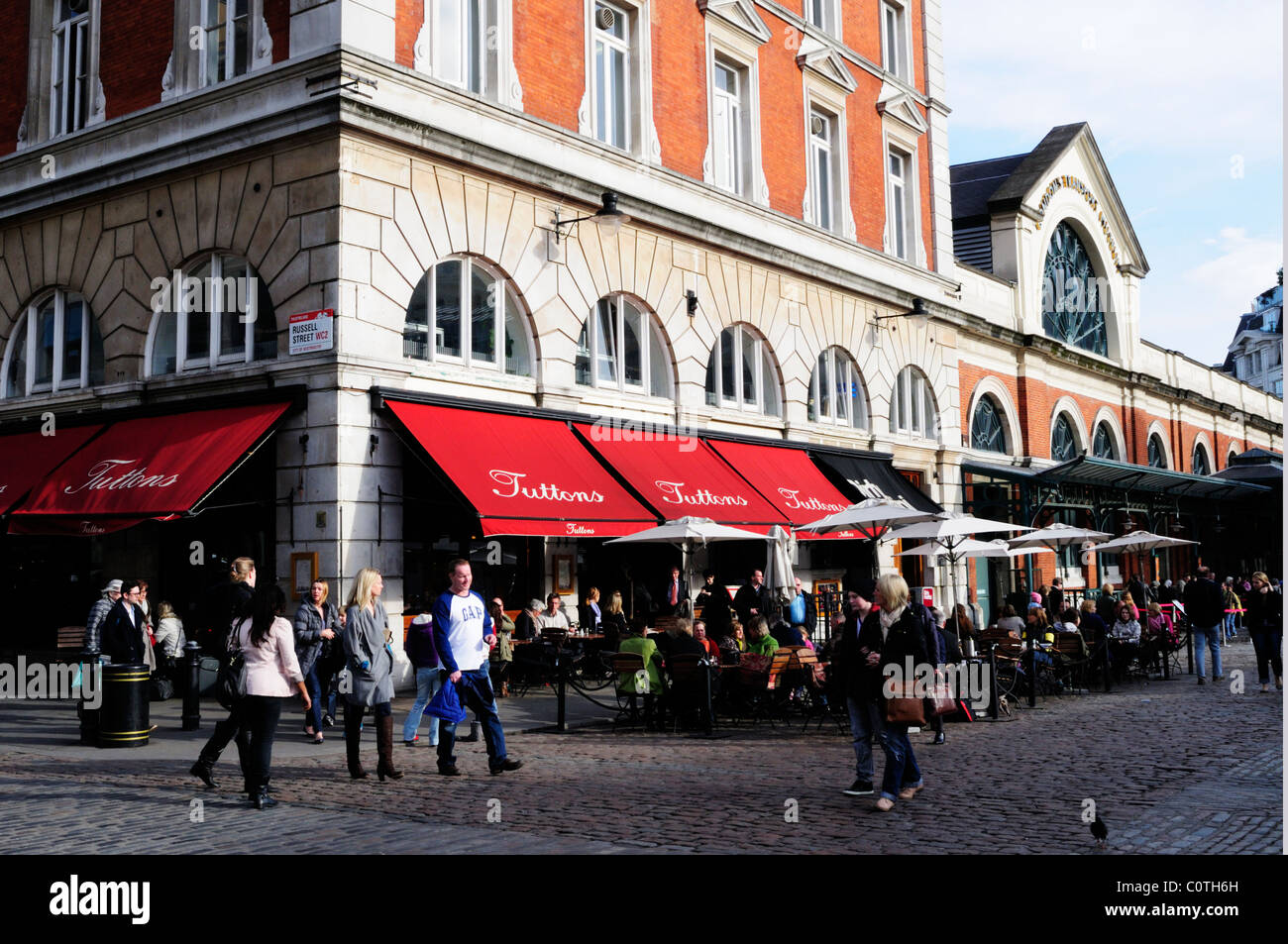 Tuttons Pavement Cafe Ristorante a Covent Garden Piazza di Londra, Inghilterra, Regno Unito Foto Stock