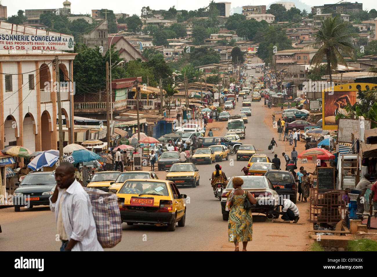 Yaoundé, una città di 1,1 milioni, è la capitale del Camerun, Africa occidentale. Foto Stock