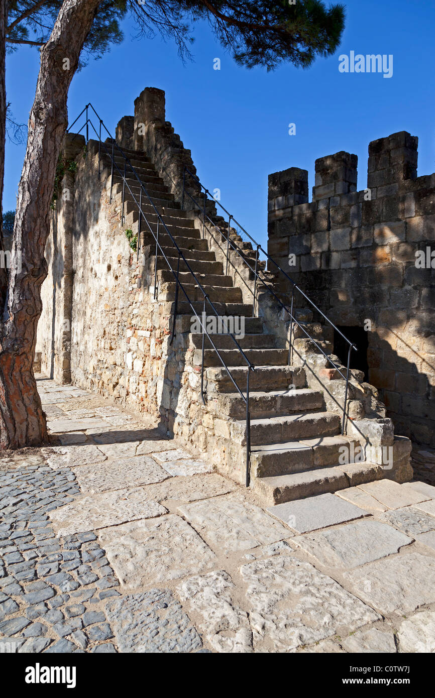 Muraglia difensiva dettaglio di Sao Jorge (St. George) Castello di Lisbona, in Portogallo. Foto Stock