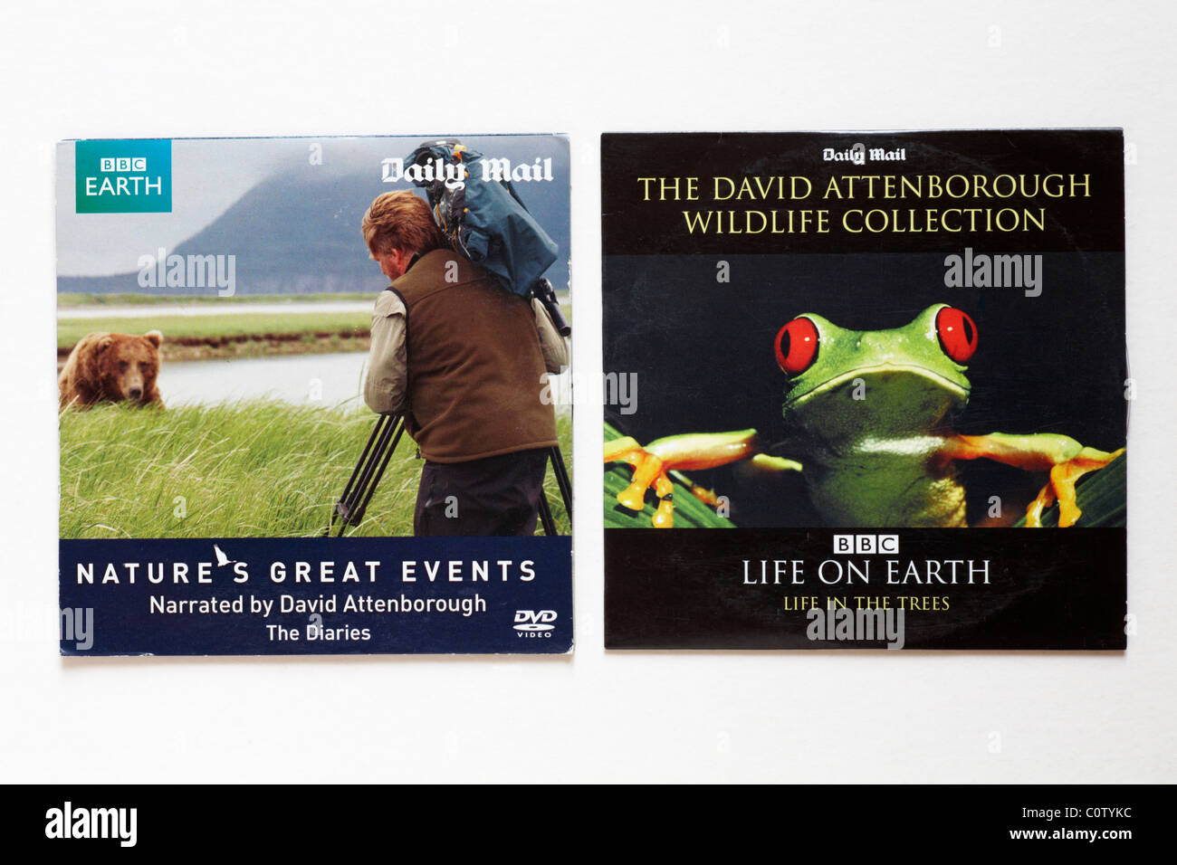Paio di David Attenborough dvd dato via con il Daily Mail isolati su sfondo bianco Foto Stock