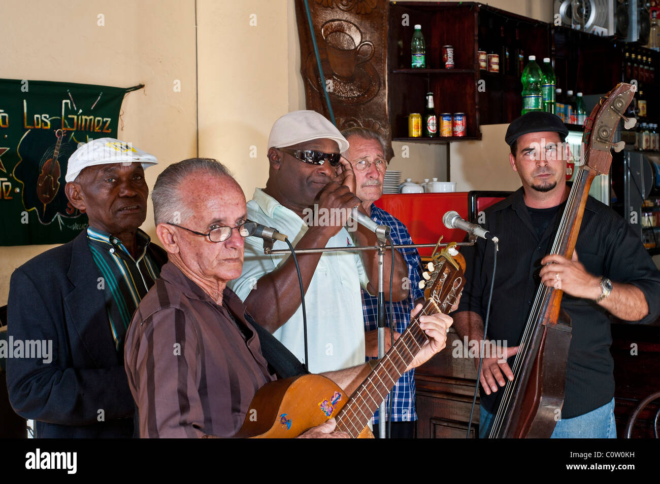 Santa Clara Bar Marquesina musicisti locali Foto Stock