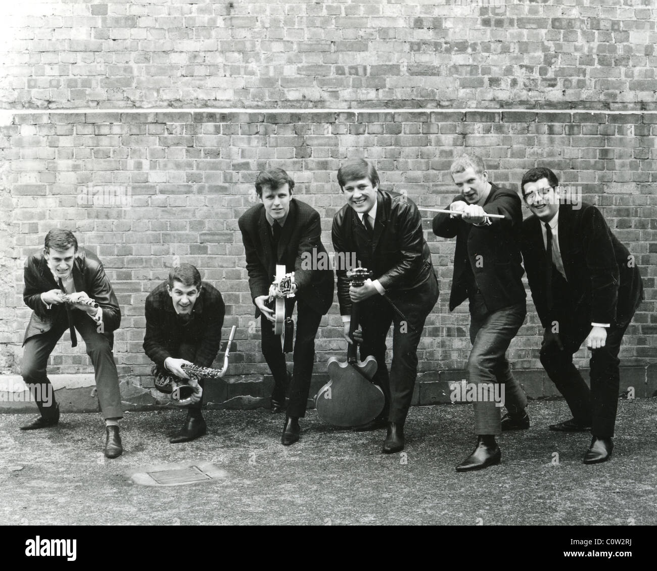 Suoni INCORPORATI NEL REGNO UNITO gruppo pop circa 1964 Foto Stock