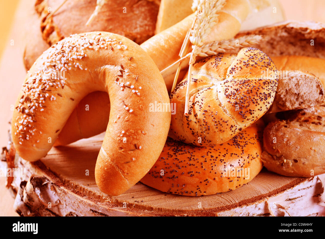 Vari tipi di pane fresco - dettaglio Foto Stock