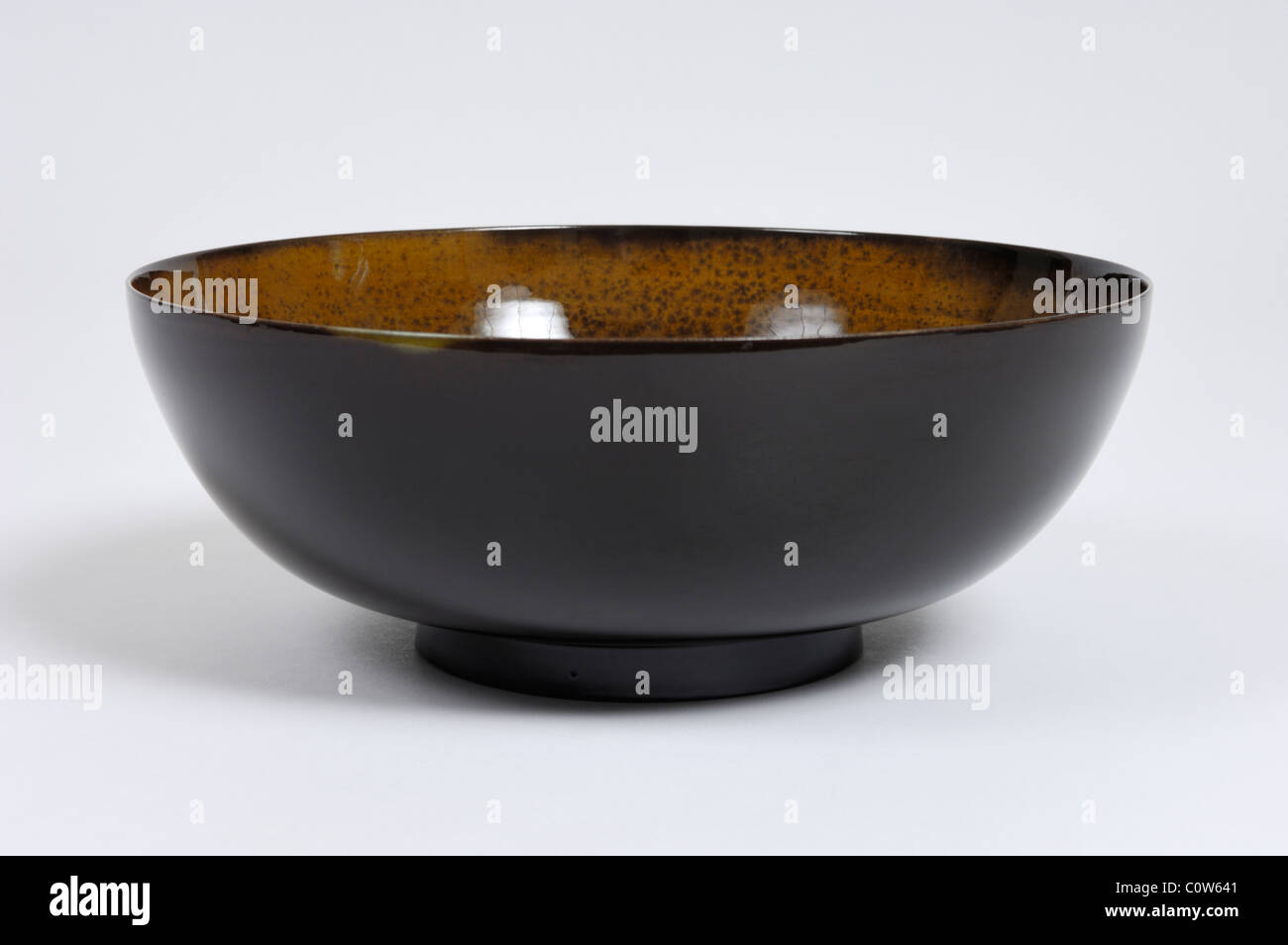 Un inglese Royal Doulton Titanian Ware vaso in ceramica. Foto Stock