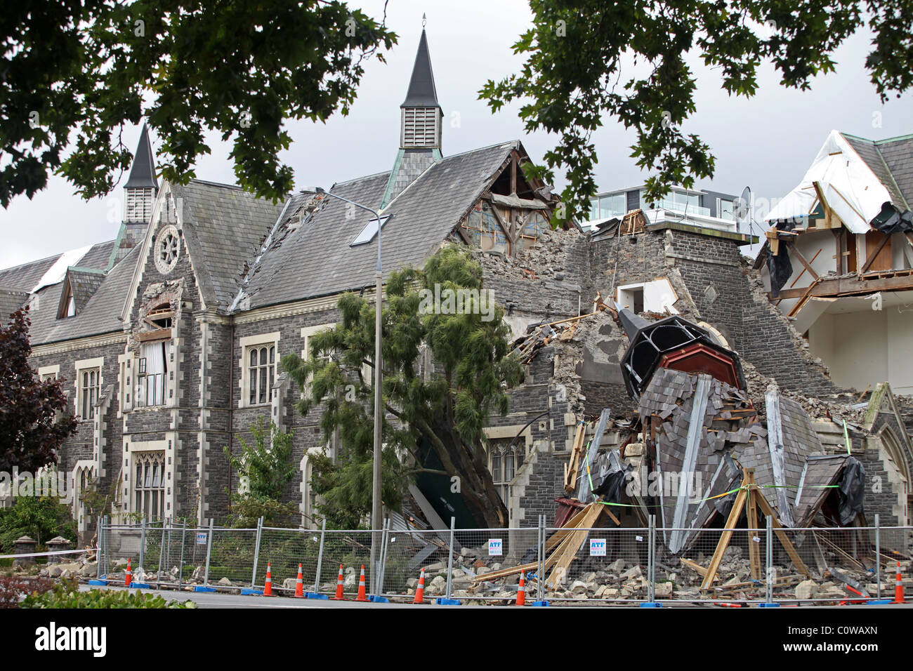 Edificio crollato sull'angolo di Kilmore e strade di Montreal, Christchurch, dopo il 6.3 terremoto di magnitudine Foto Stock